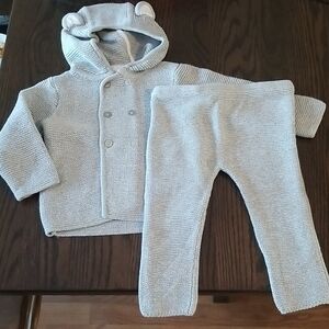 Gray Knit Baby 2 Piece Outfit With Hood And Double Row Of Buttons. Size 12-18mth
